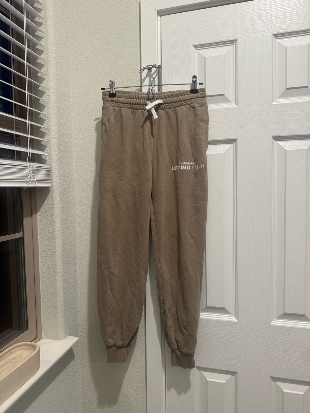 Gym Shark Tan Relaxed Drawstring Sweatpants - Picture 2 of 4